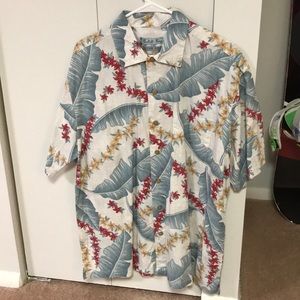 Men’s Hawaiian button down shirt